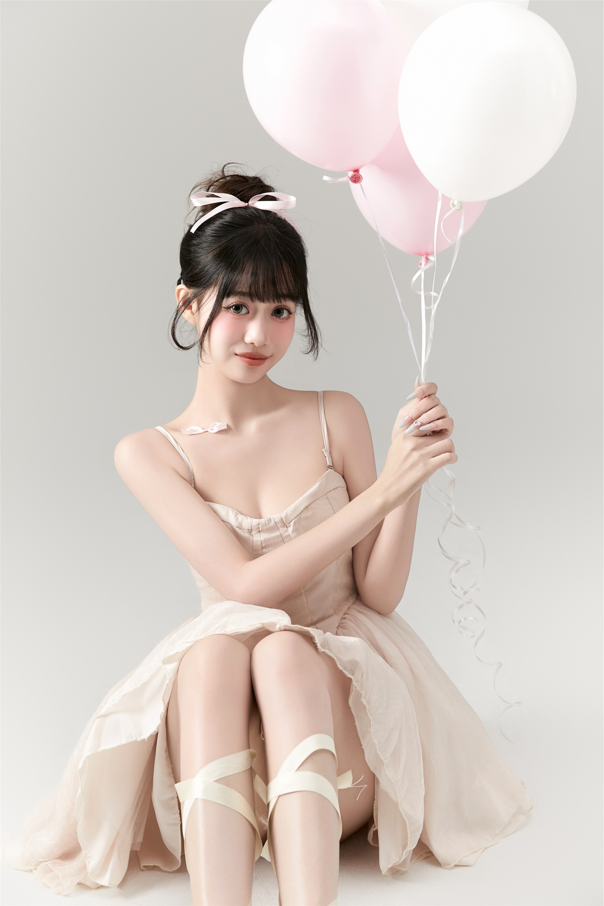 YITUYU艺图语 2025.01.01 芭蕾少女生日写真 菠萝包